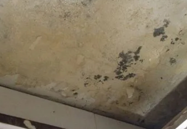 北仑阳台漏水维修公司分享下北仑卫生间渗水维修需要注意哪些问题。